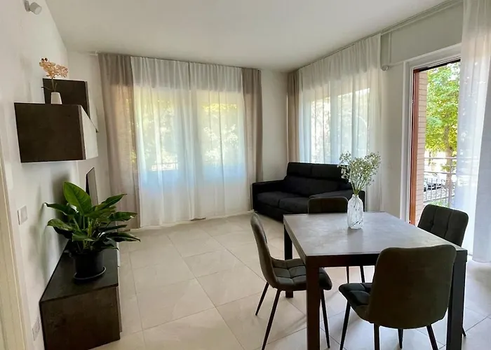 Modern Near With Elevator And Air Conditioning Апартаменты